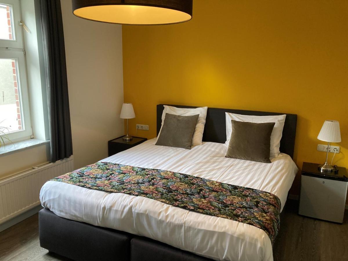 B&B De Hofnar โรมอนด์ ภายนอก รูปภาพ