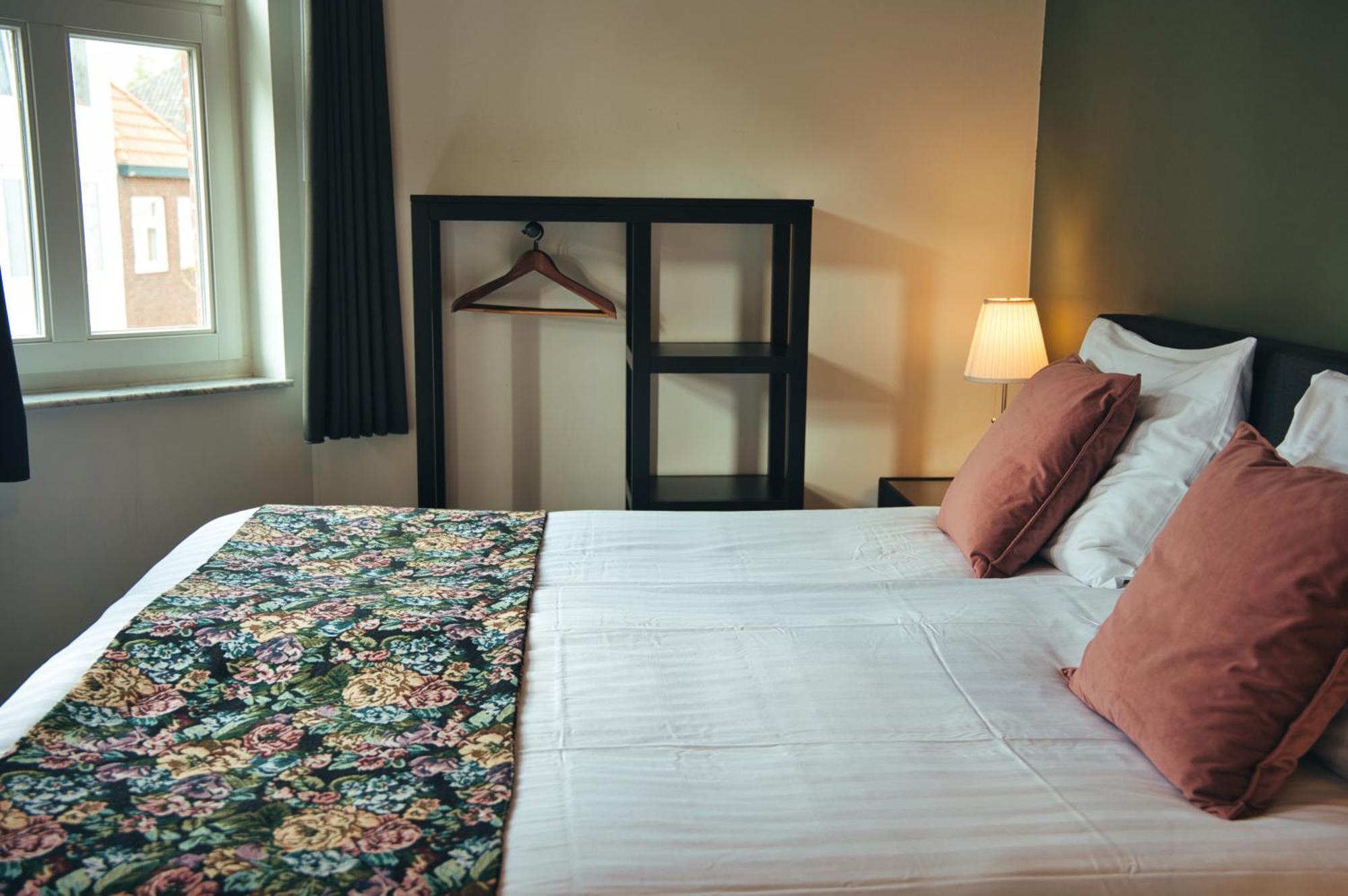 B&B De Hofnar โรมอนด์ ภายนอก รูปภาพ